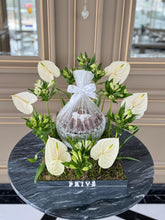 Load image into Gallery viewer, Elegant Anthurium Square Arrangement with Chocolates