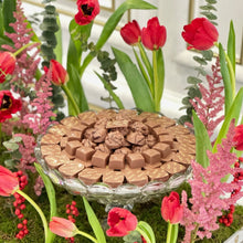 Load image into Gallery viewer, Tulips Arrangement with Bowl of Chocolates (Flower colors based on availability)