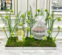 Load image into Gallery viewer, Diffuser & Green Flower Arrangement
