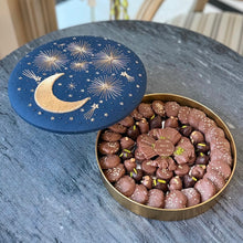 Load image into Gallery viewer, Plexi Box of Hand Embroidered Gift with Ramadhan Flavors - Navy 25cm
