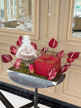Load image into Gallery viewer, Beauty Gift Box with Red Flowers and Chocolates Bowl
