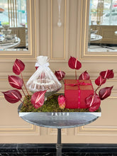 Load image into Gallery viewer, Beauty Gift Box with Red Flowers and Chocolates Bowl

