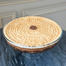 Load image into Gallery viewer, Marshmallow Cake in Round Pyrex
