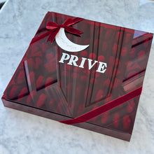 Load image into Gallery viewer, Large Red Gift Box
