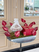 Load image into Gallery viewer, Beauty Gift Box with Red Flowers and Chocolates Bowl
