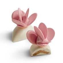 Load image into Gallery viewer, Couture Chocolate With Hand Made Flower - in Kilo Box - By Order
