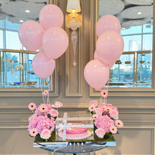 Load image into Gallery viewer, Flowers Cake in Acrylic Gift Box &amp; Pink Flowers
