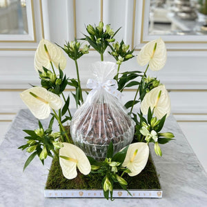 Elegant Anthurium Square Arrangement with Chocolates