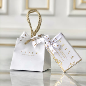 5 White Giveaway Bags with Mini Chocolates box