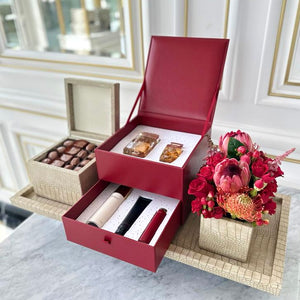 Luxury Gift box with Chocolates & Flowers