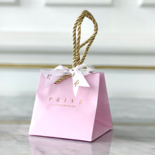 Load image into Gallery viewer, 5 Pink Giveaway Bags with Mini Chocolate box
