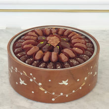 Load image into Gallery viewer, Elegant Syrian Mother of Pearl Birds Tray with 2 kgs chocolate dates
