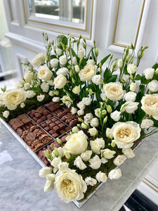 Grande Luxury Tray with 2.5 kg Chocolates & White Flowers Arrangement