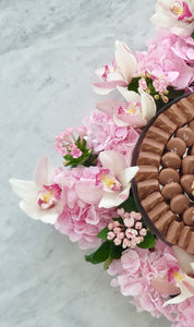 Elegant Flowers Tray With Chocolate Bowl