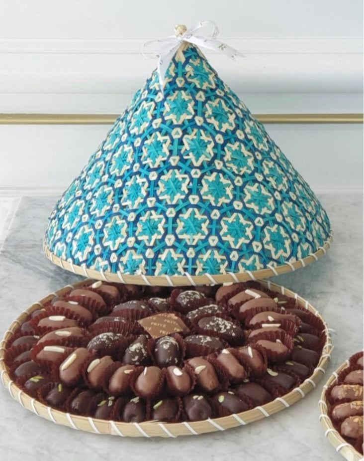 Cone Cover & Tray with 1.75 kg Dates
